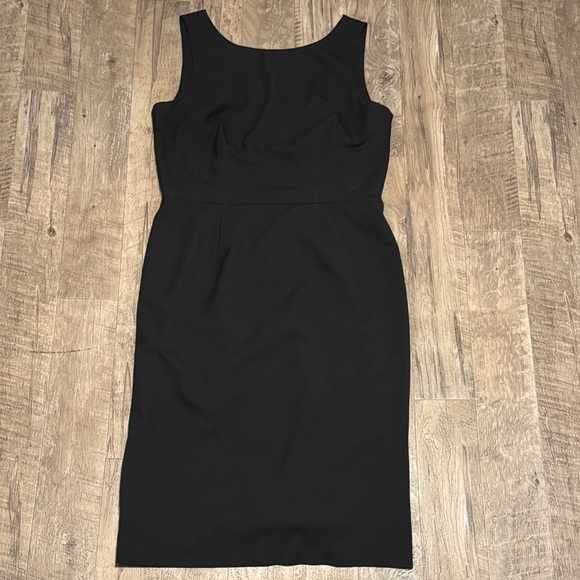 Banana Republic Dresses & Skirts - Banana Republic Classic Black Midi Sleeveless Dress - Size 10